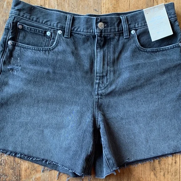Madewell Black Relaxed Denim Shorts - Picture 13 of 16
